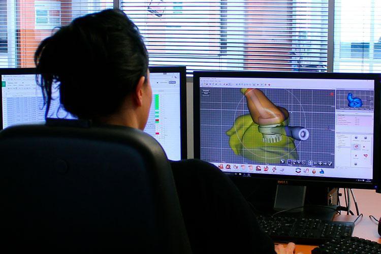 미래의 귀 보호 장치의 3D 모델링